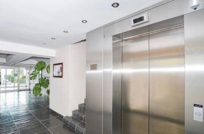 To Let 1 Bedroom Property for Rent in Sea Point Western Cape